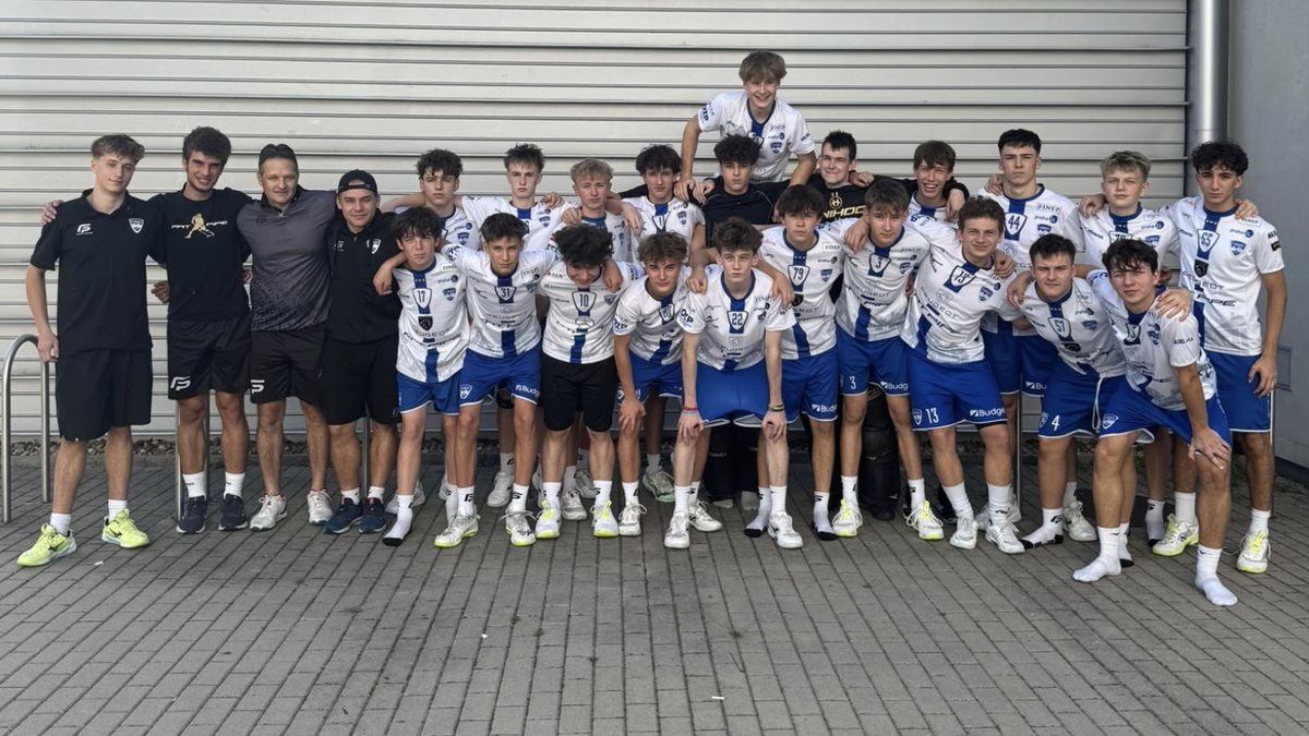The Florbal Chodov juniors log at 70 %